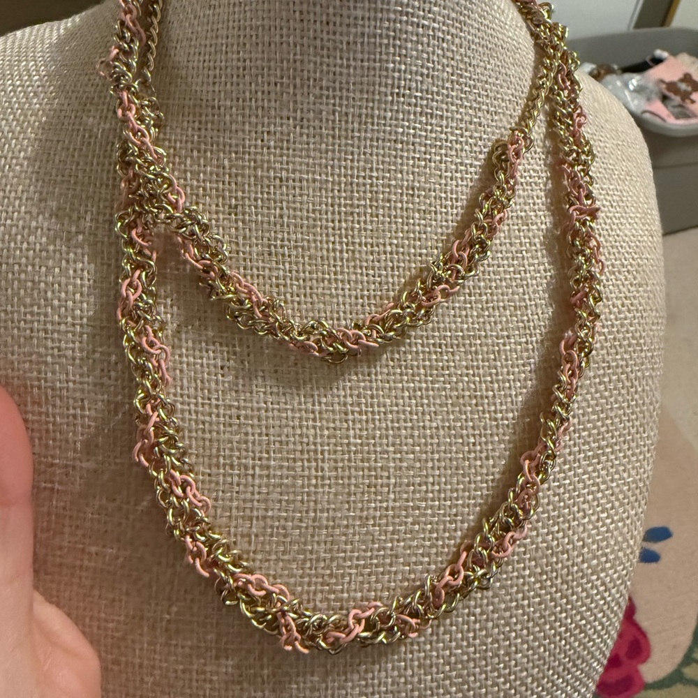 Elegant Gold and Pink Chain Necklace‎